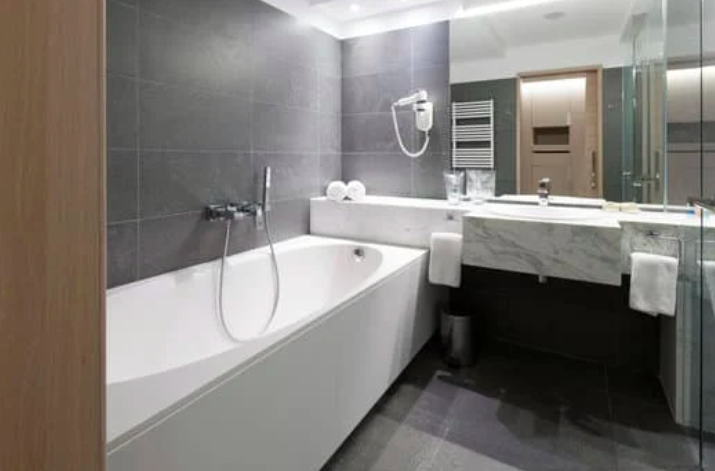 this image shows the fullerton bathroom remodelling for bathtub